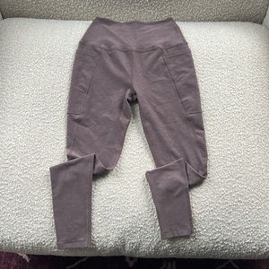 Beyond Yoga capri yoga pants.